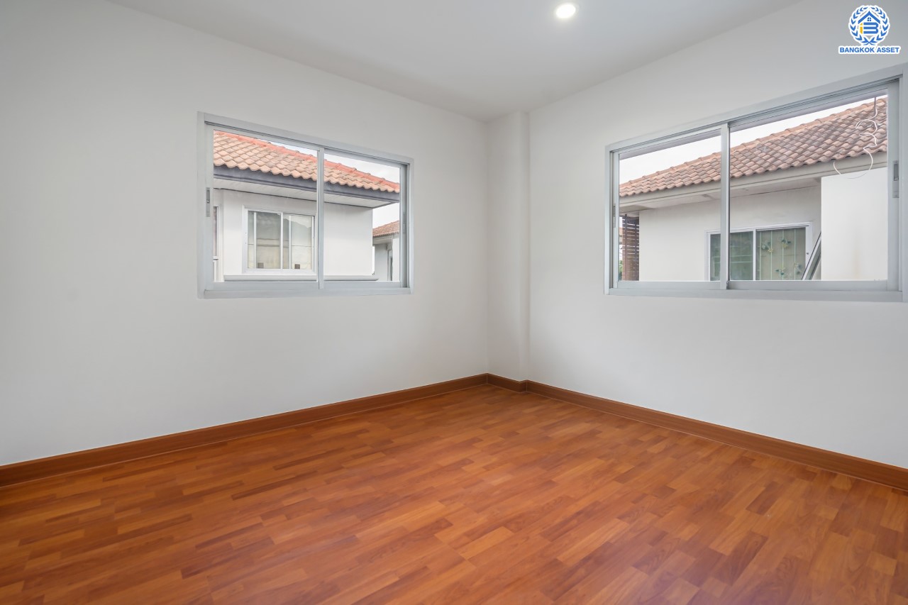 บ้านมือสองนนทบุรี ม.ศุภาลัยวิลล์ วงแหวน-รัตนาธิเบศร์ เนื้อที่ 50 ตร.ว. ฟังก์ชันจัดเต็ม 4 ห้องนอน 2 ห้องน้ำ 2 ที่จอดรถ ตอบโจทย์ทุกการเข้าอยู่ บนทำเลเดินทางสะดวก ใกล้ ถนนกาญจนาภิเษก เซ็นทรัลเวสต์เกต และรถไฟฟ้า "สถานีคลองบางไผ่"